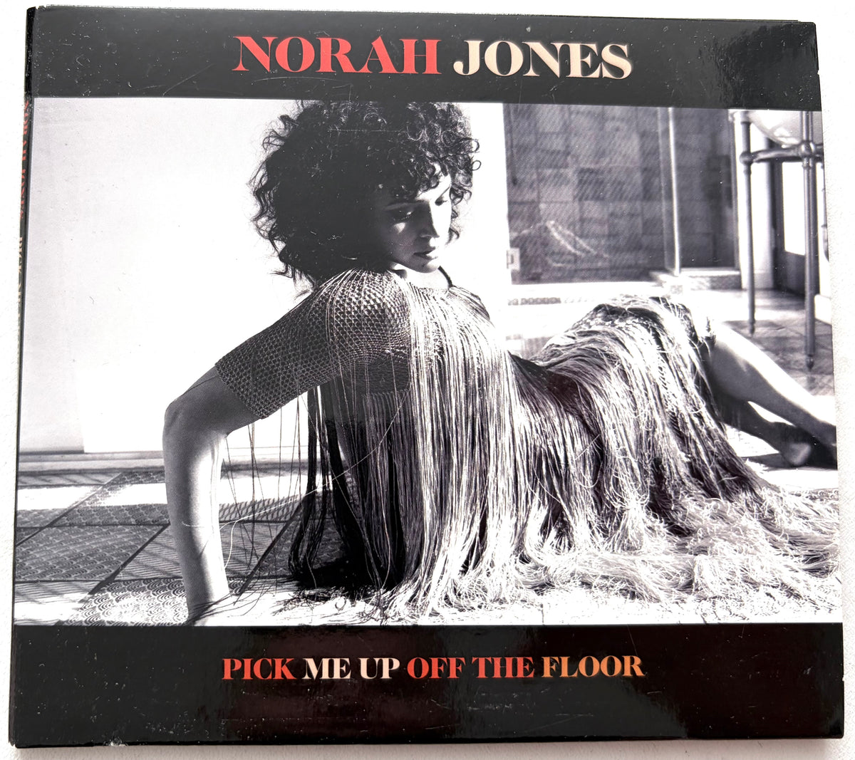 Norah Jones - Pick Me Up Off The Floor - CD Album (2020)